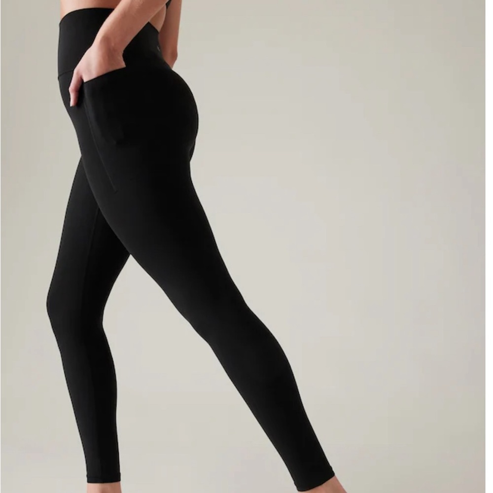 Athleta - TRANSCEND STASH TIGHT - Medium (pockets!)